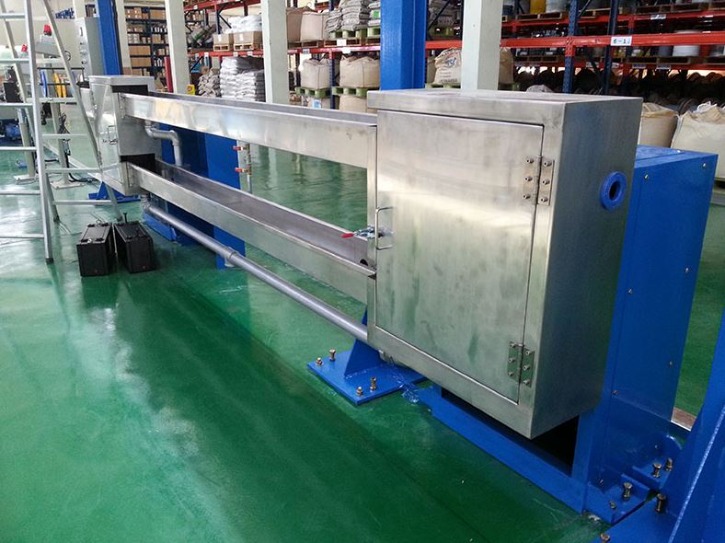 FIXED COOLING TROUGH & CAPSTAN.JPG